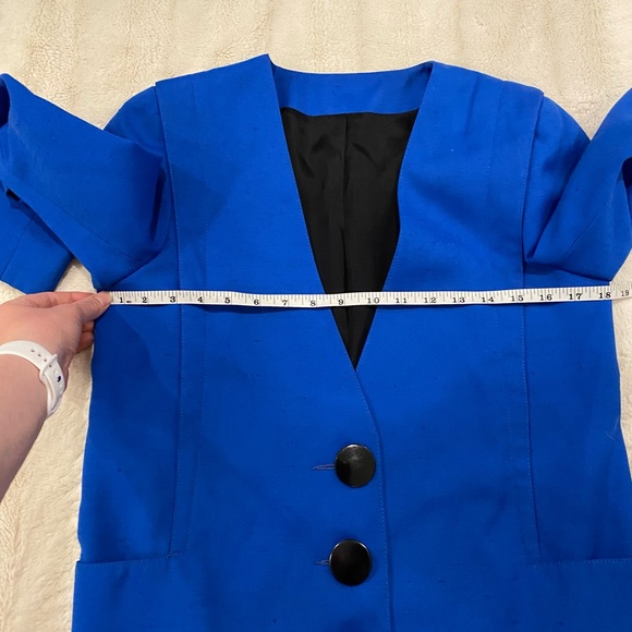 VINTAGE Royal Blue Structured Blazer with Large Black Buttons| Modern Size XS/S - Picture 5 of 7